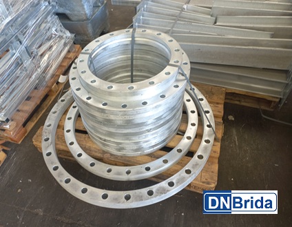 Bridas locas EN-1092-1 tipo 04<br>Tamaños de DN80 a DN900 PN10<br>Material: acero al carbono P250GH galvanizado en caliente
