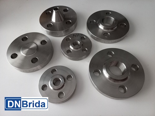 Bridas EN-1092-1<br>Brida con cuello y ciega DN15 PN320<br>Brida roscada NPT DN15 PN10<br>Brida roscada BSPP DN15 y DN32 PN10<br>Material: acero inoxidable AISI-316L